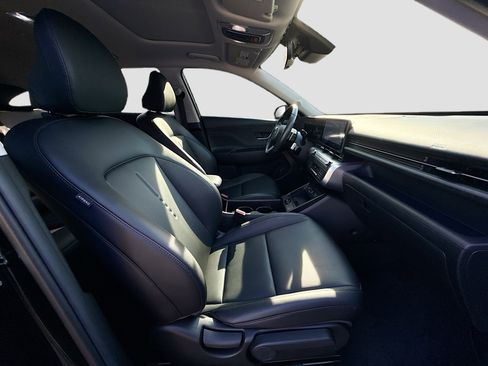 Used 2024 Hyundai Kona Limited image 30