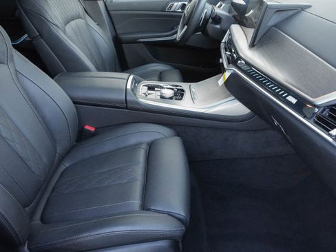 Certified 2025 BMW X7 M60i image 13