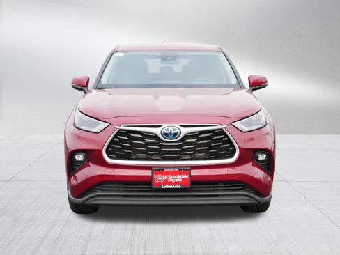 Certified 2022 Toyota Highlander LE image 2