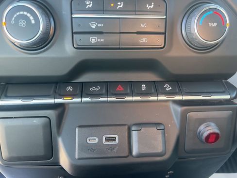 Used 2022 Chevrolet Silverado 1500 Custom Trail Boss w/ Safety Confidence Package AWD/4WD image 21
