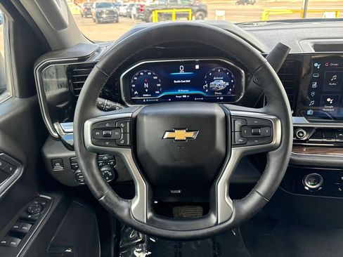 Used 2023 Chevrolet Silverado 1500 LT image 14
