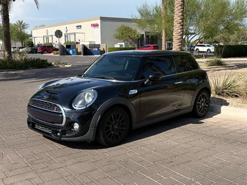 Used 2019 MINI Cooper S FWD image 3