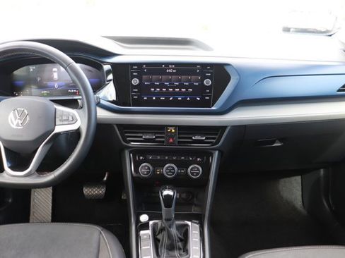 Used 2024 Volkswagen Taos SE image 14