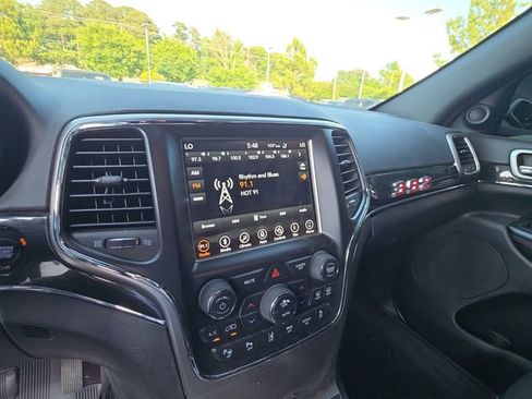 Used 2018 Jeep Grand Cherokee Trailhawk AWD/4WD image 12