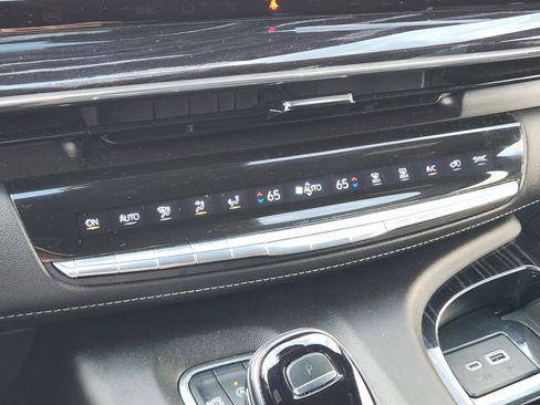 Used 2023 Cadillac Escalade ESV Sport w/ LPO, ONYX Package image 18