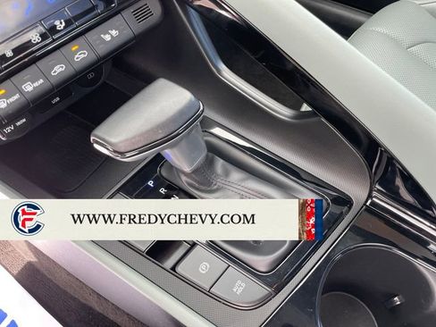 Used 2025 Hyundai Elantra Limited FWD image 24