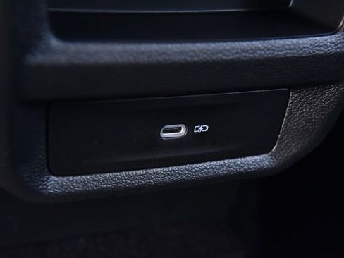 New 2025 Volkswagen Taos SE image 24