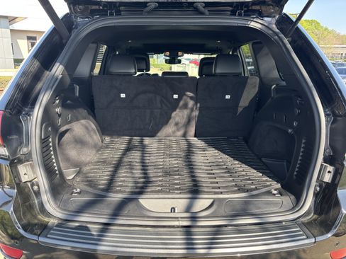 Used 2020 Jeep Grand Cherokee Altitude image 34