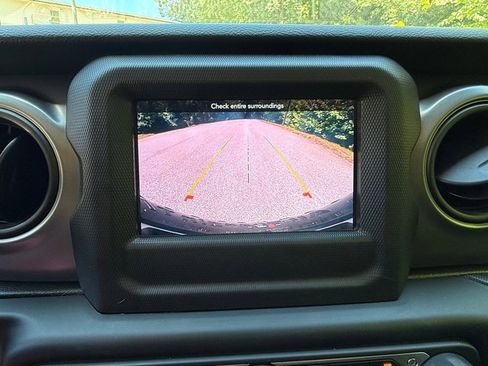 Used 2021 Jeep Wrangler Sport AWD/4WD image 20