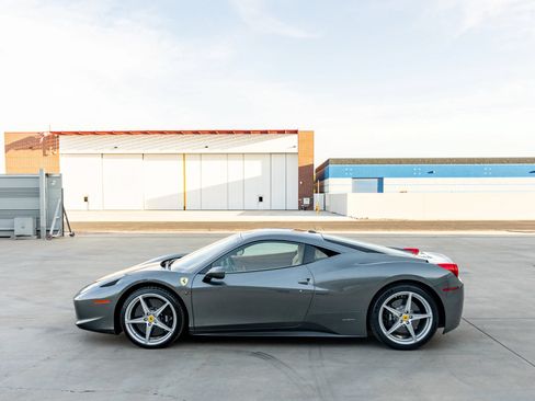 Used 2011 Ferrari 458 Italia Coupe RWD image 23