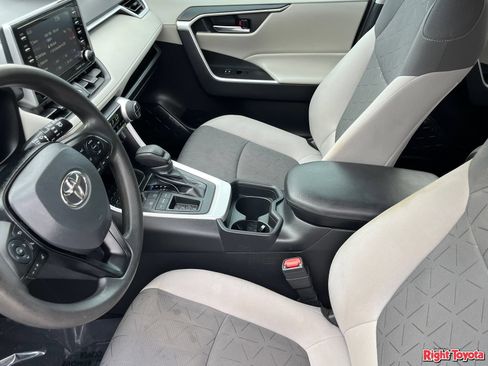 Certified 2020 Toyota RAV4 XLE w/ Convenience Package FWD image 21