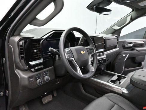 Used 2025 Chevrolet Silverado 3500 LTZ w/ LTZ Plus Package image 14