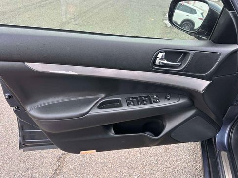Used 2011 INFINITI G37 x image 16