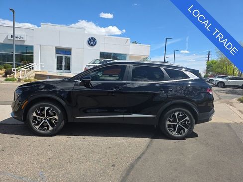 Used 2025 Kia Sportage EX image 2