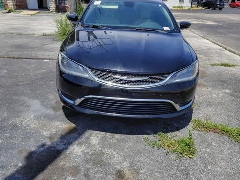 Used 2015 Chrysler 200 Limited w/ Convenience Group FWD image 1