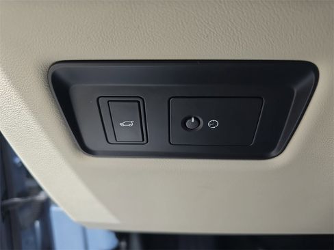Used 2020 Land Rover Range Rover HSE image 29