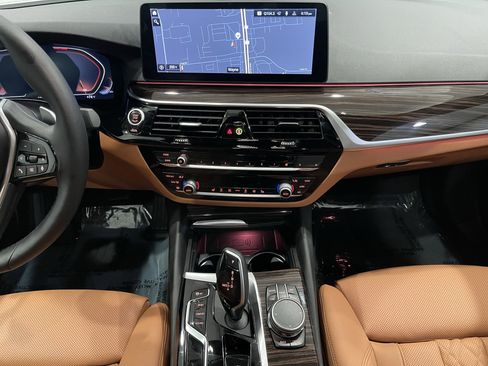 Certified 2023 BMW 530i xDrive w/ Convenience Package AWD/4WD image 17