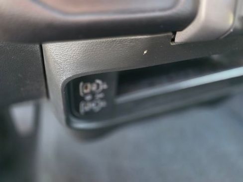 Used 2024 RAM 2500 Big Horn AWD/4WD image 31