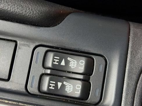 Used 2022 Subaru Forester Premium AWD/4WD image 19