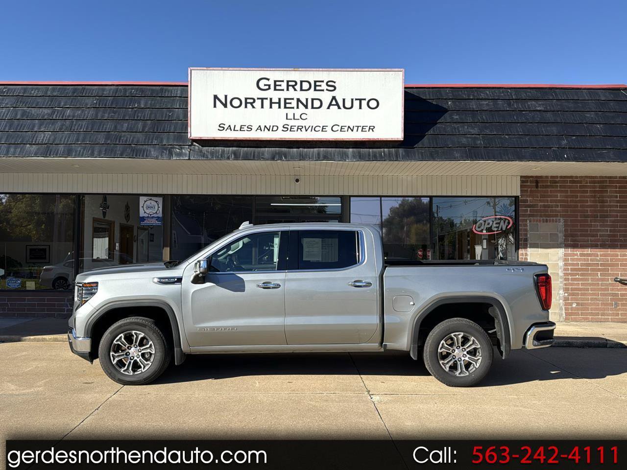 Used 2026 GMC Sierra 1500 SLT AWD/4WD image 1