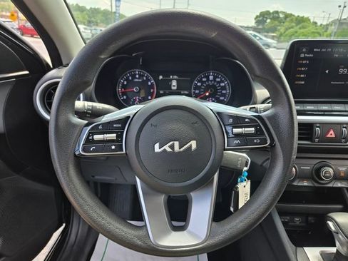 Used 2024 Kia Forte LXS w/ LXS Technology Package FWD image 30