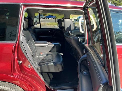 Used 2023 Nissan Armada Platinum w/ Captain's Chairs Package RWD image 9