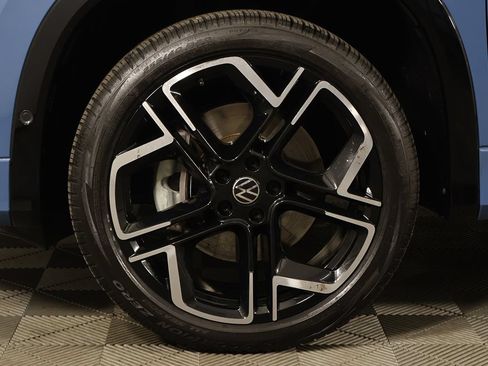 Used 2026 Volkswagen Tiguan SEL R-Line AWD/4WD image 25