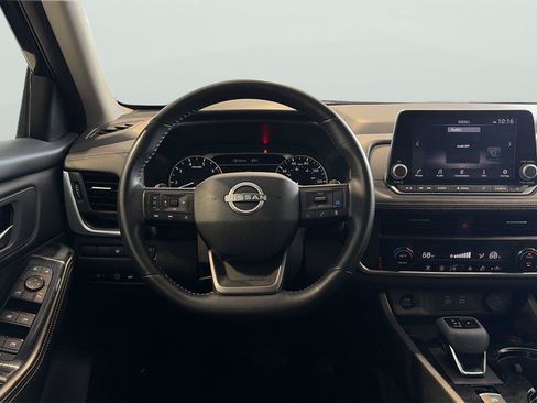 Used 2025 Nissan Rogue SV FWD image 12