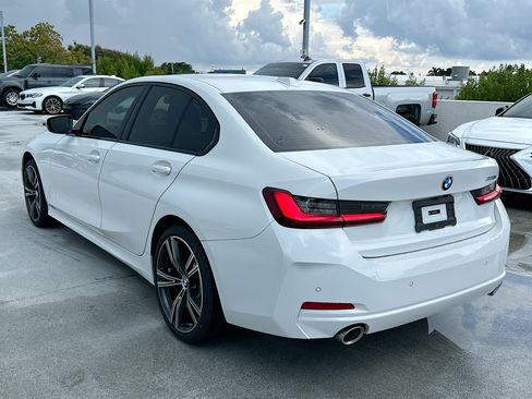 Used 2023 BMW 330i Sedan w/ Convenience Package RWD image 5