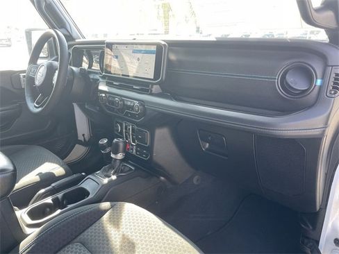 Used 2024 Jeep Wrangler Unlimited Rubicon 4xe image 28