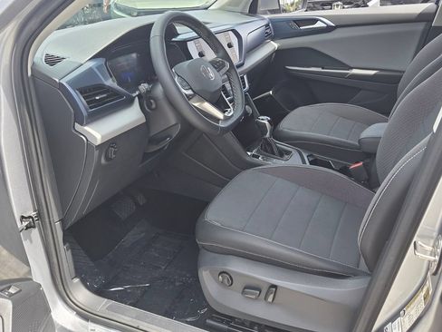 Used 2023 Volkswagen Taos SE FWD image 9