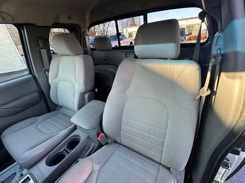 Used 2008 Nissan Frontier SE w/ Power Pkg image 2