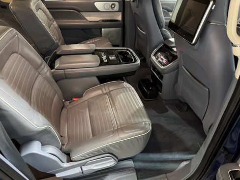 Used 2018 Lincoln Navigator L Black Label image 49