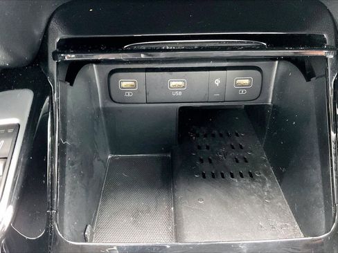 Used 2023 Kia Sorento SX image 19