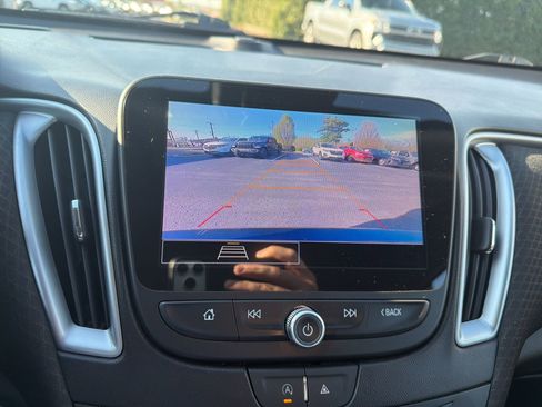 Used 2023 Chevrolet Malibu LT image 21