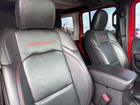 Used 2018 Jeep Wrangler Unlimited Rubicon AWD/4WD image 23