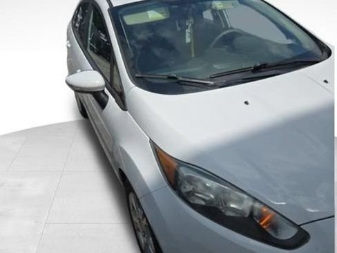 Used 2015 Ford Fiesta SE w/ Comfort Package FWD image 6