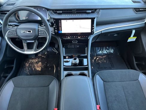 New 2026 Jeep Grand Cherokee L 4WD image 3