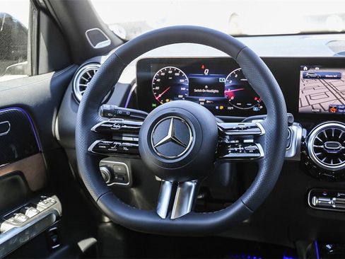 Used 2024 Mercedes-Benz GLB 250 image 14
