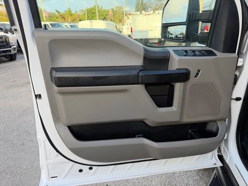 Used 2021 Ford F250 XL w/ Power Equipment Group image 10