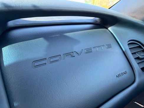 Used 2004 Chevrolet Corvette Z06 w/ Memory Package RWD image 19