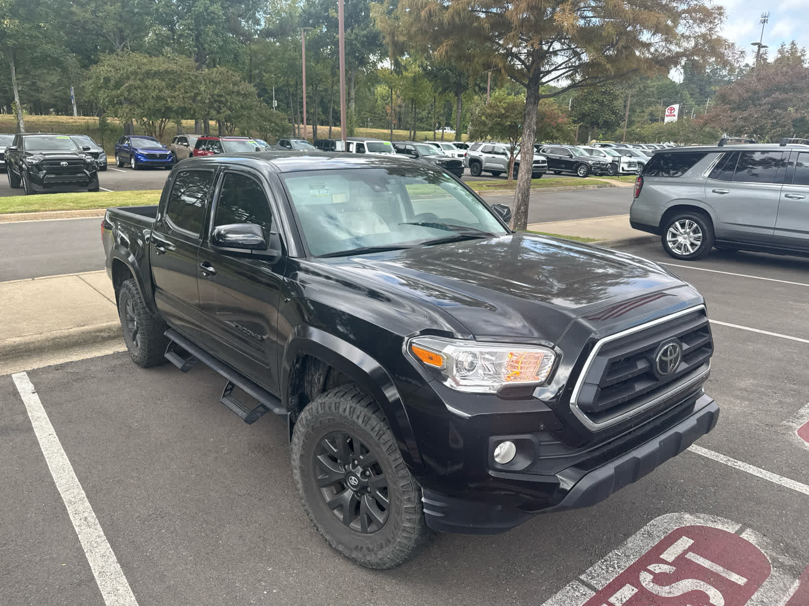Used 2023 Toyota Tacoma SR5 RWD image 2