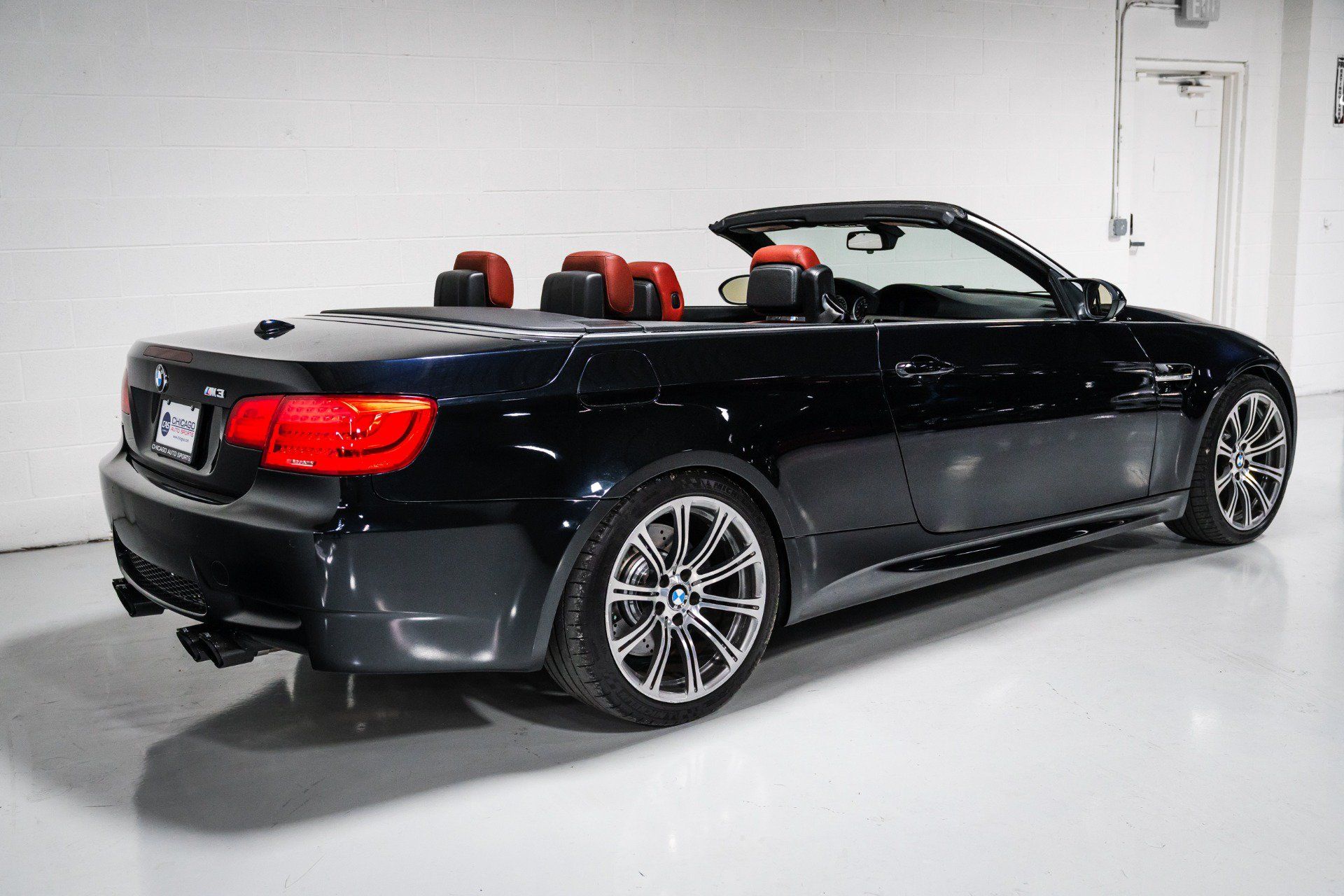 Used 2011 BMW M3 Convertible RWD image 3