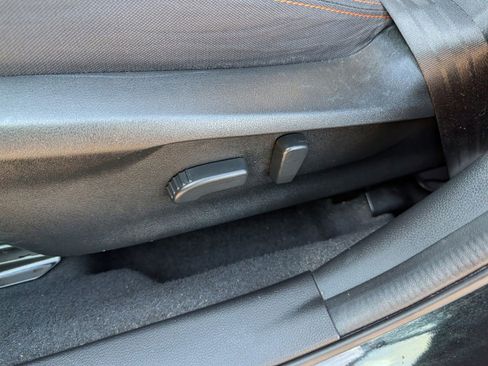 Used 2020 Subaru Crosstrek 2.0i Premium w/ Moonroof Package 2 image 19