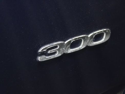 Used 2016 Chrysler 300 Limited RWD image 7