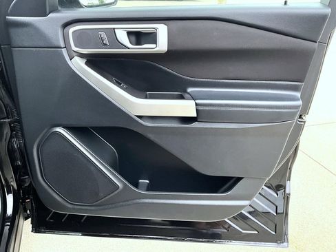 Used 2020 Ford Explorer XLT AWD/4WD image 17