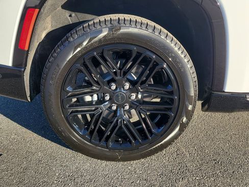 New 2026 Jeep Grand Wagoneer Limited image 4