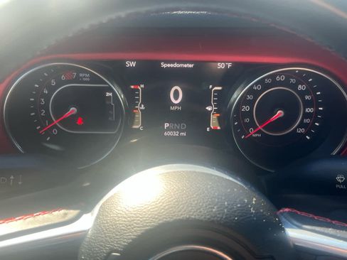 Used 2022 Jeep Wrangler Unlimited Rubicon AWD/4WD image 25