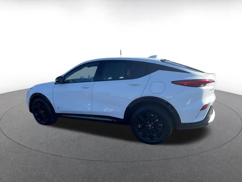 Used 2025 Buick Envista Sport Touring image 10