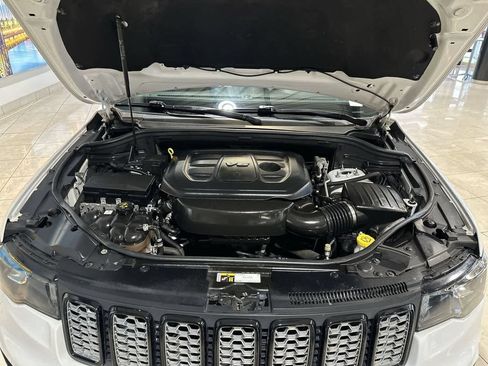 Used 2019 Jeep Grand Cherokee Altitude AWD/4WD image 25